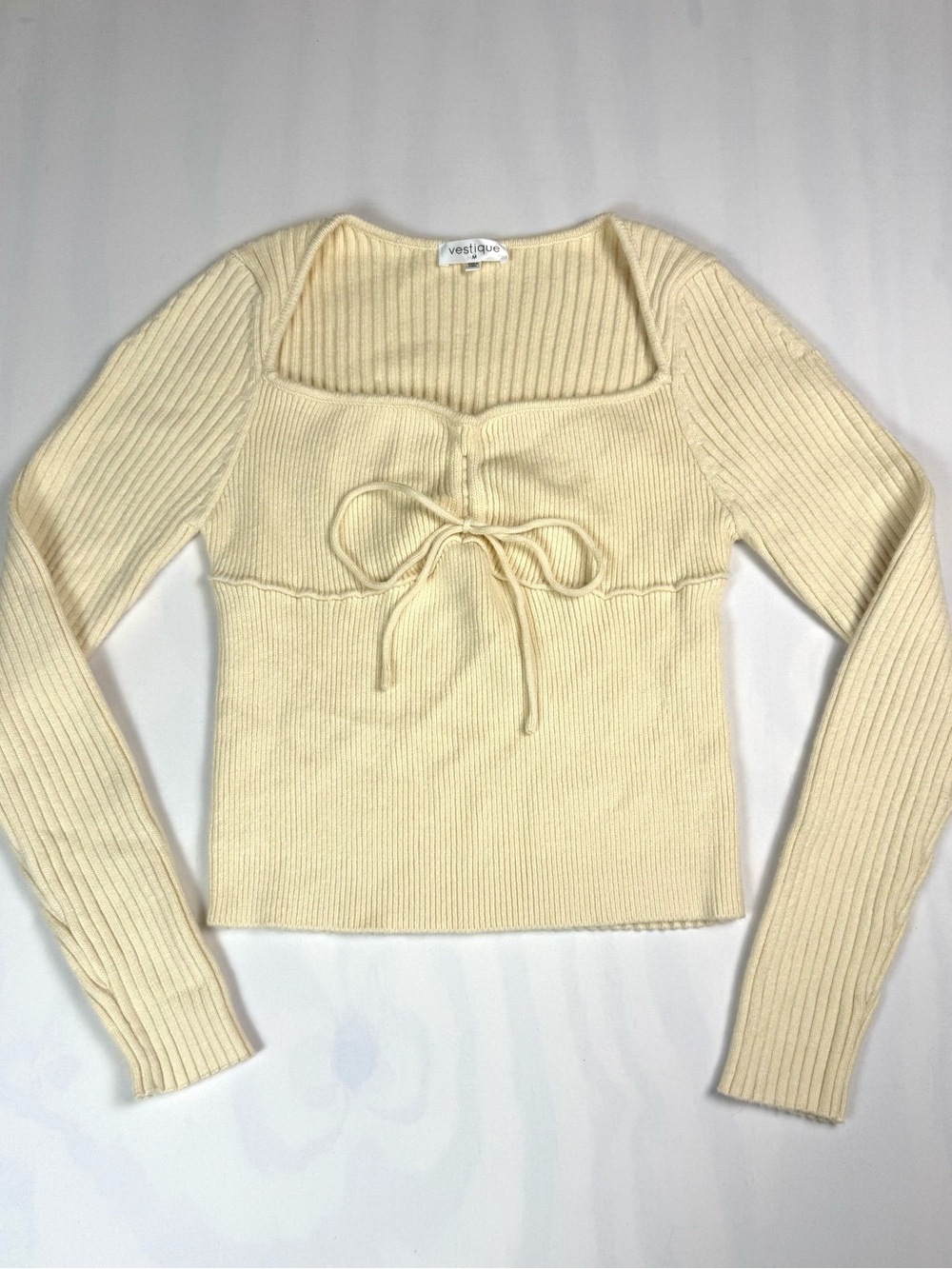 Vestique Womens M Cream Ribbed Knit Sweetheart Tie Front Sweater Top
